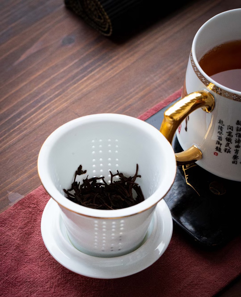 景德鎮高檔帶蓋過濾禮品茶杯